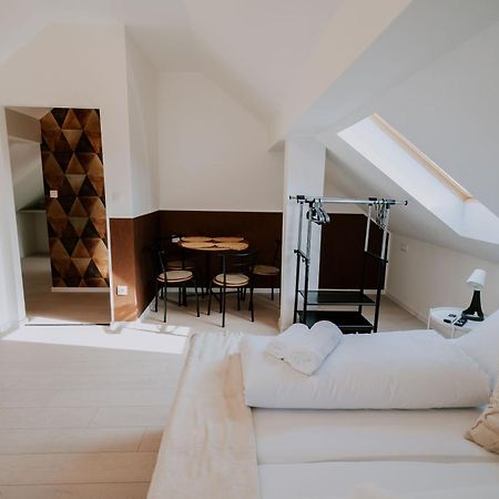 Maison De Luxe Szeged Buitenkant foto